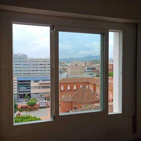 Habitacion Privada Centro Malaga Cerca Tren Maria Zambrano Y Playa Muy Buena Conexion Wifi Экстерьер фото