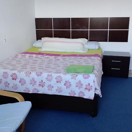 Habitacion Privada Centro Malaga Cerca Tren Maria Zambrano Y Playa Muy Buena Conexion Wifi Экстерьер фото
