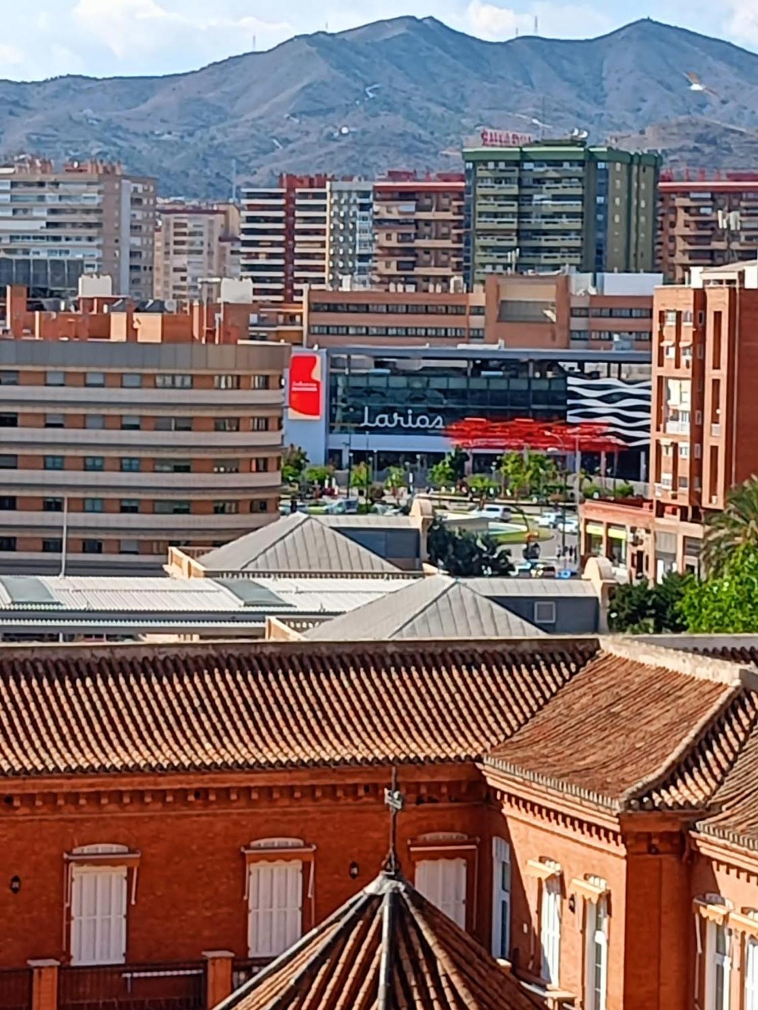 Habitacion Privada Centro Malaga Cerca Tren Maria Zambrano Y Playa Muy Buena Conexion Wifi Экстерьер фото