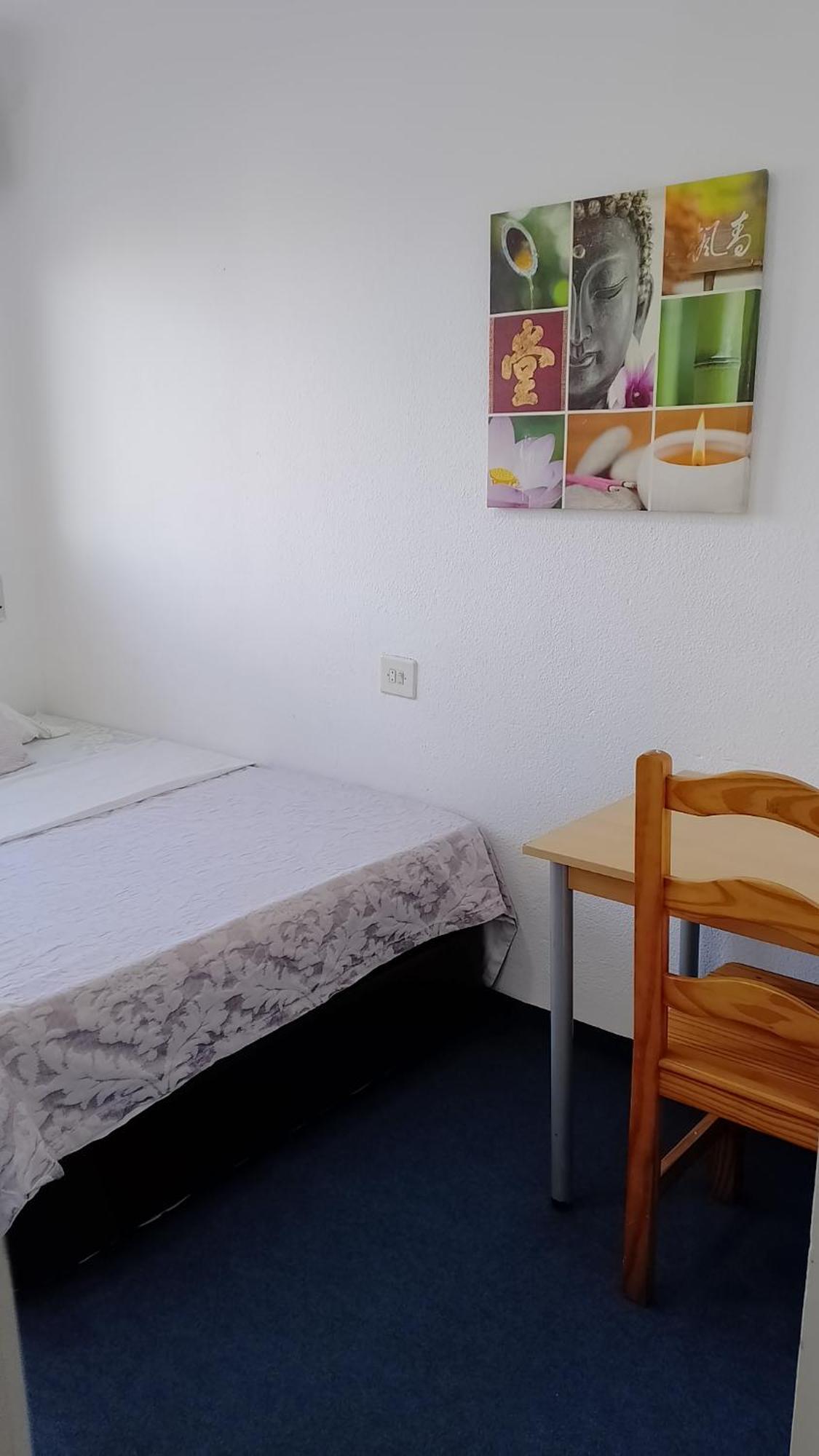 Habitacion Privada Centro Malaga Cerca Tren Maria Zambrano Y Playa Muy Buena Conexion Wifi Экстерьер фото